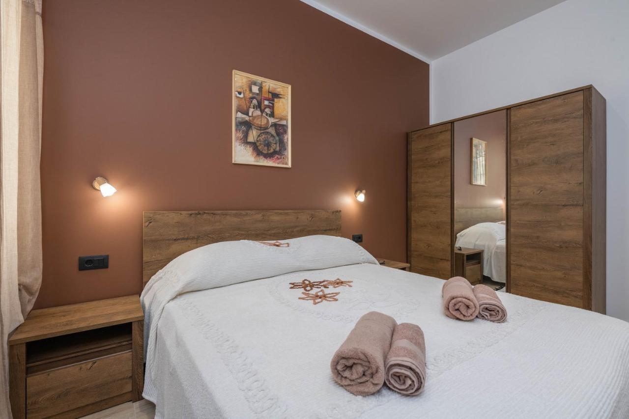 Carera Terrace Apartment *